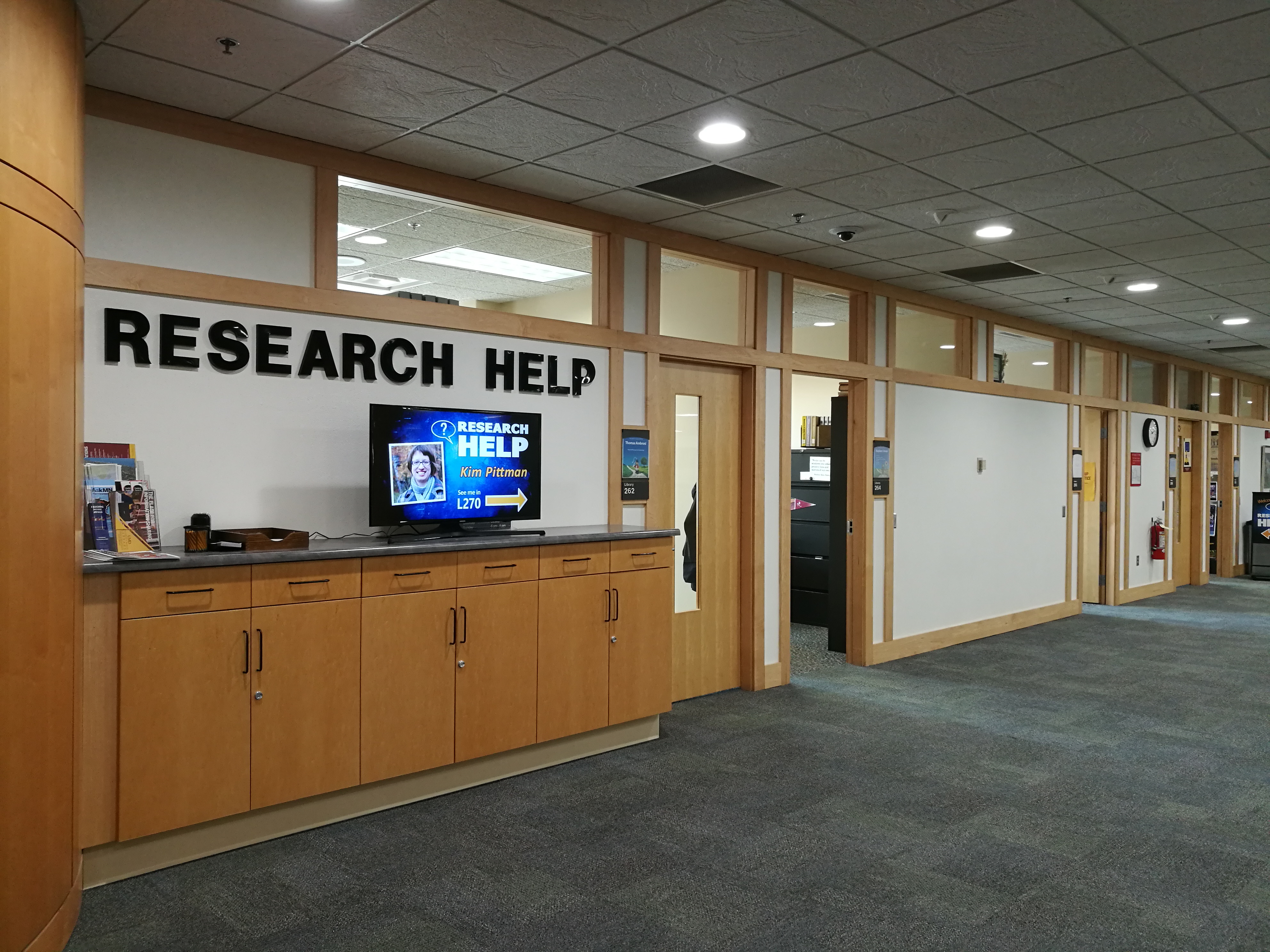Research & Learning help signage